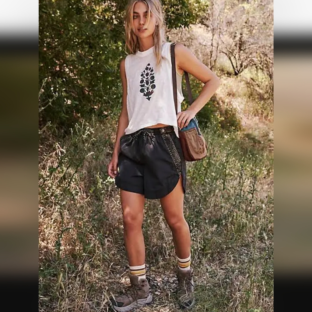 Free People Get A Clue shorts M
